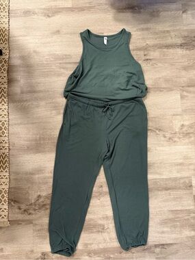 stars above Sleeveless Pajama Set in Olive
